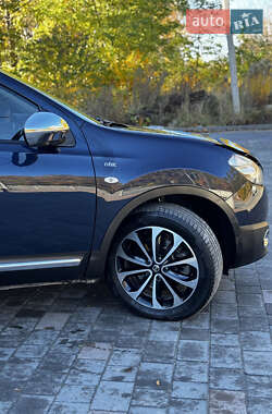 Позашляховик / Кросовер Nissan Qashqai+2 2011 в  фото 26 Позашляховик / Кросовер Nissan Qashqai+2 2011 в