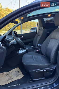 Позашляховик / Кросовер Nissan Qashqai+2 2011 в  фото 70 Позашляховик / Кросовер Nissan Qashqai+2 2011 в