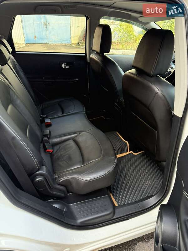 Внедорожник / Кроссовер Nissan Qashqai+2 2011 в Первомайске