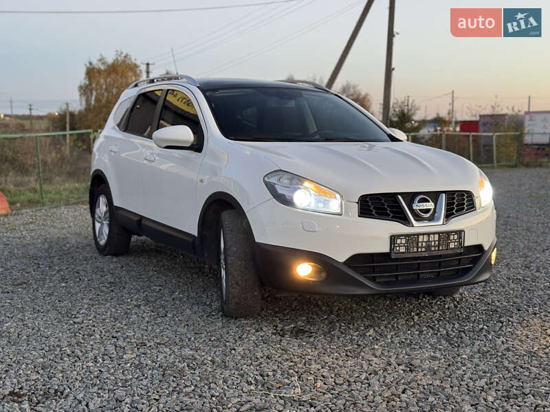 Позашляховик / Кросовер Nissan Qashqai+2 2012 в Умані