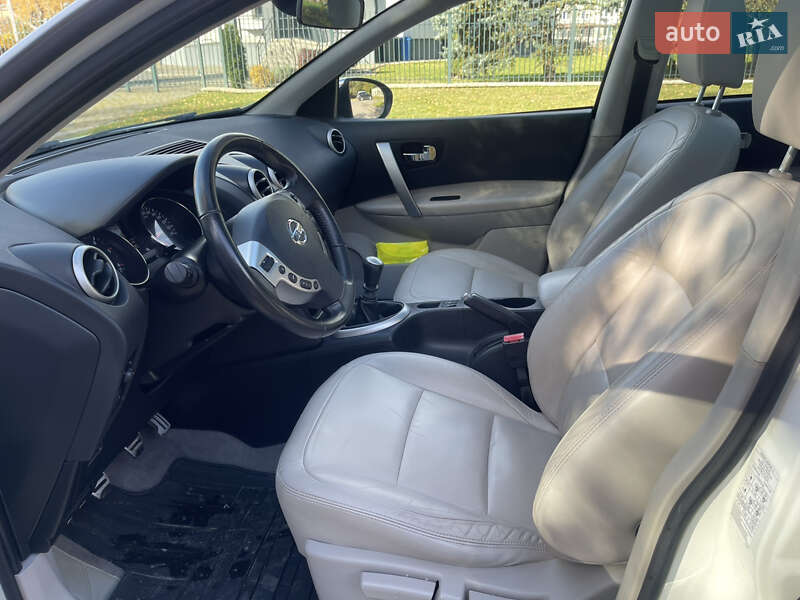 Внедорожник / Кроссовер Nissan Qashqai+2 2010 в Луцке