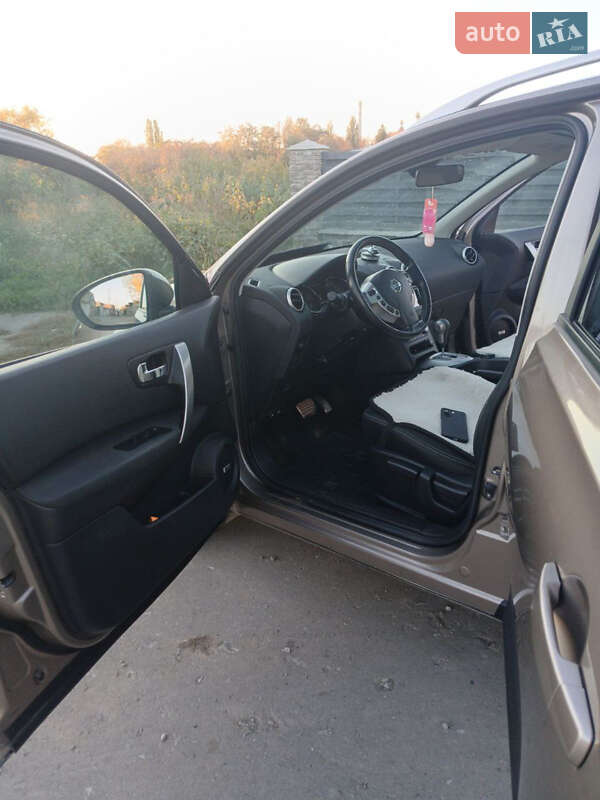 Позашляховик / Кросовер Nissan Qashqai+2 2011 в Кам'янець-Подільському фото 25 Позашляховик / Кросовер Nissan Qashqai+2 2011 в Кам'янець-Подільському