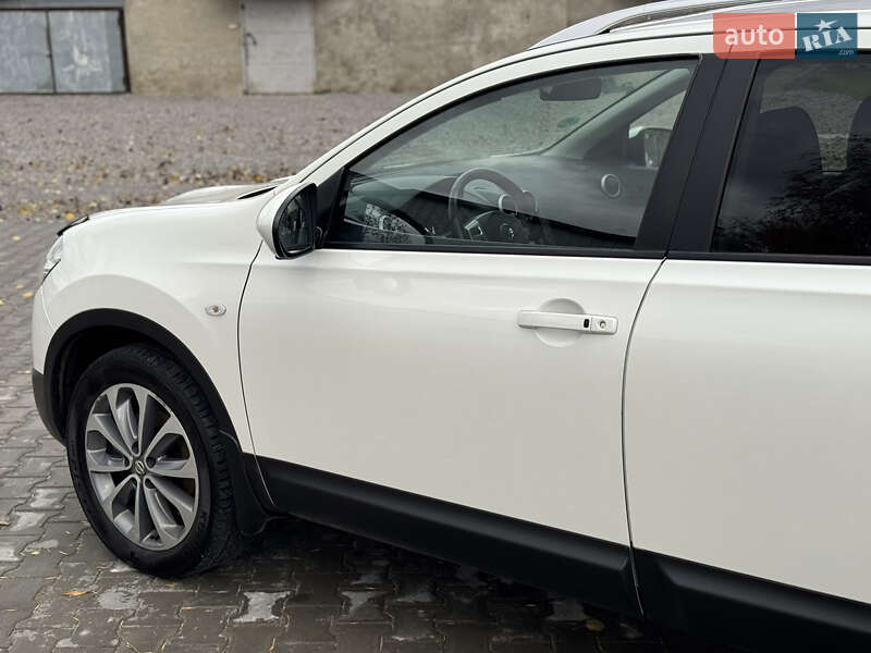 Внедорожник / Кроссовер Nissan Qashqai+2 2013 в Ровно