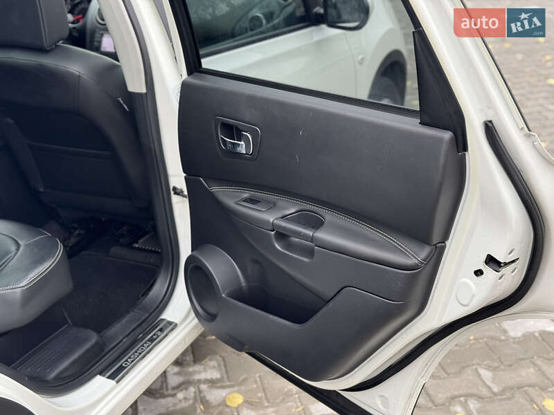 Внедорожник / Кроссовер Nissan Qashqai+2 2013 в Ровно