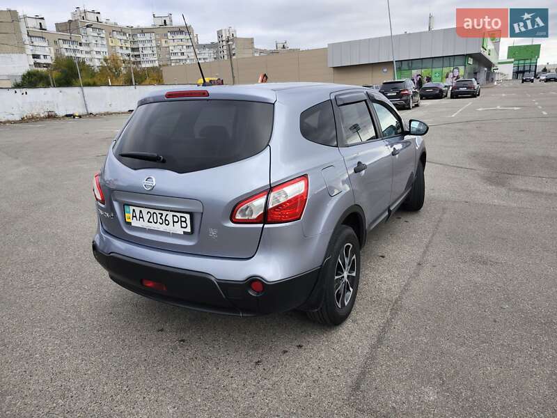 Позашляховик / Кросовер Nissan Qashqai+2 2011 в Києві