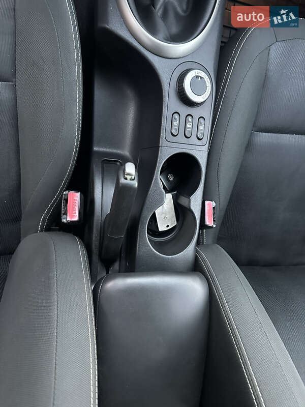 Внедорожник / Кроссовер Nissan Qashqai+2 2012 в Ровно фото 38 Внедорожник / Кроссовер Nissan Qashqai+2 2012 в Ровно