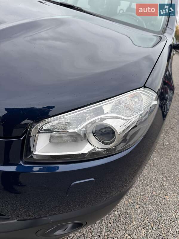 Внедорожник / Кроссовер Nissan Qashqai+2 2011 в Ровно фото 9 Внедорожник / Кроссовер Nissan Qashqai+2 2011 в Ровно