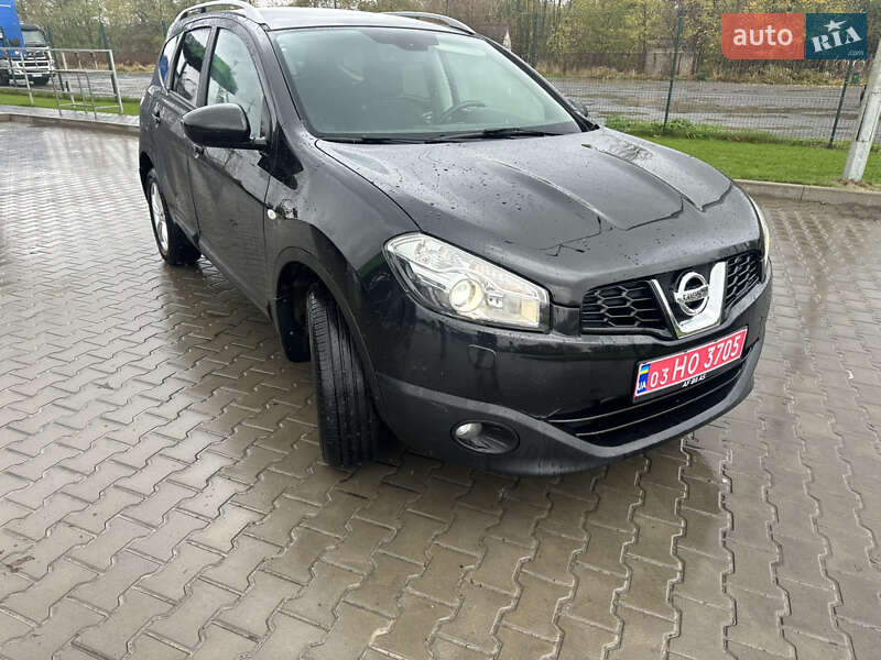 Позашляховик / Кросовер Nissan Qashqai+2 2011 в Луцьку