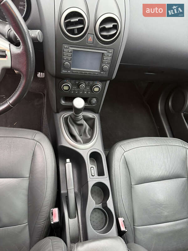 Внедорожник / Кроссовер Nissan Qashqai+2 2010 в Харькове