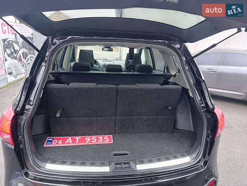 Позашляховик / Кросовер Nissan Qashqai+2 2010 в Звягелі