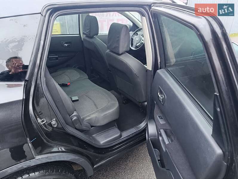 Позашляховик / Кросовер Nissan Qashqai+2 2010 в Звягелі