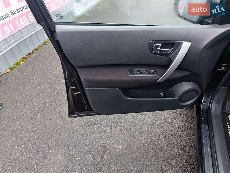 Позашляховик / Кросовер Nissan Qashqai+2 2010 в Звягелі