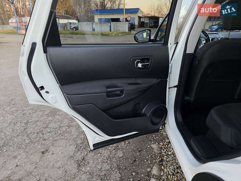 Внедорожник / Кроссовер Nissan Qashqai+2 2011 в Калуше фото 37 Внедорожник / Кроссовер Nissan Qashqai+2 2011 в Калуше