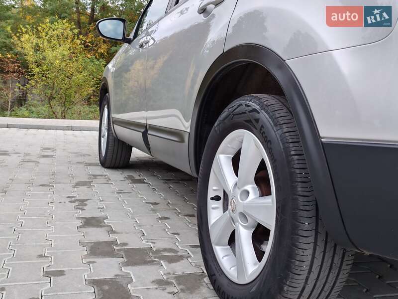 Позашляховик / Кросовер Nissan Qashqai+2 2009 в Стрию