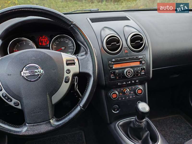 Позашляховик / Кросовер Nissan Qashqai+2 2009 в Стрию