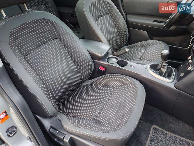 Позашляховик / Кросовер Nissan Qashqai+2 2009 в Стрию