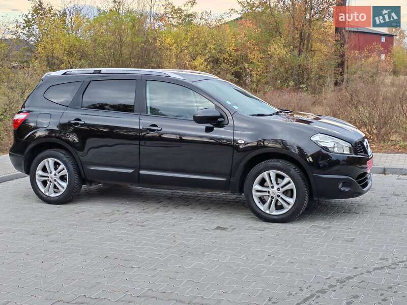 Позашляховик / Кросовер Nissan Qashqai+2 2011 в Стрию
