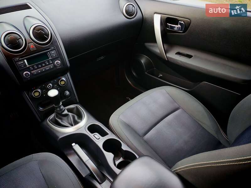 Позашляховик / Кросовер Nissan Qashqai+2 2011 в Стрию