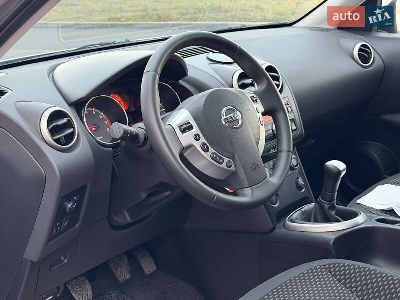 Позашляховик / Кросовер Nissan Qashqai+2 2010 в Вінниці