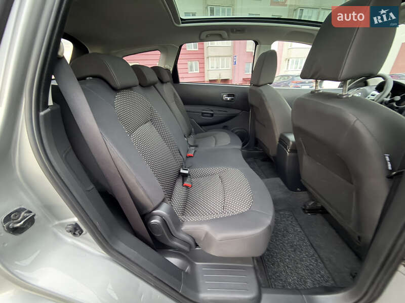 Позашляховик / Кросовер Nissan Qashqai+2 2010 в Вінниці