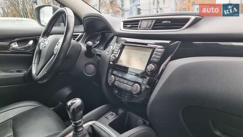 Позашляховик / Кросовер Nissan Qashqai+2 2015 в Полтаві