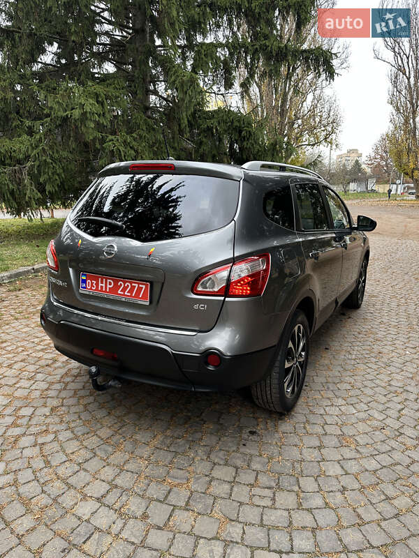 Позашляховик / Кросовер Nissan Qashqai+2 2011 в Києві