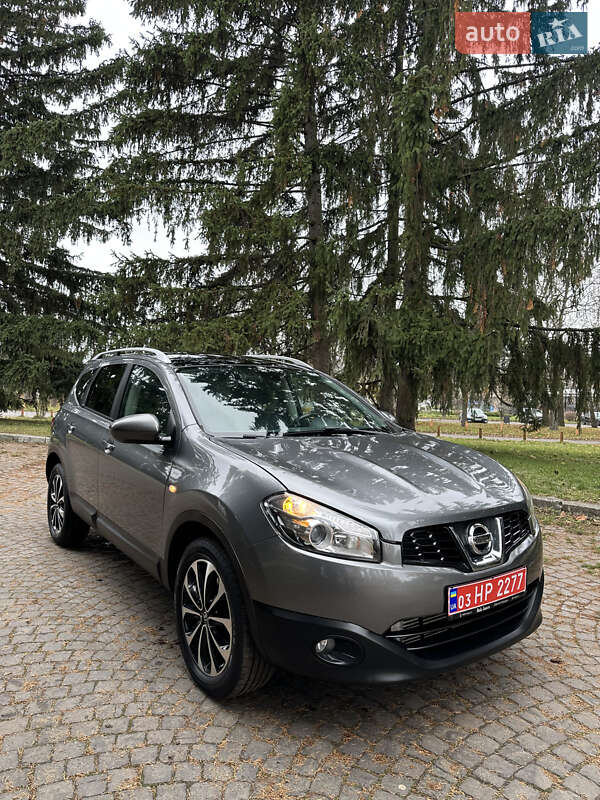 Позашляховик / Кросовер Nissan Qashqai+2 2011 в Києві