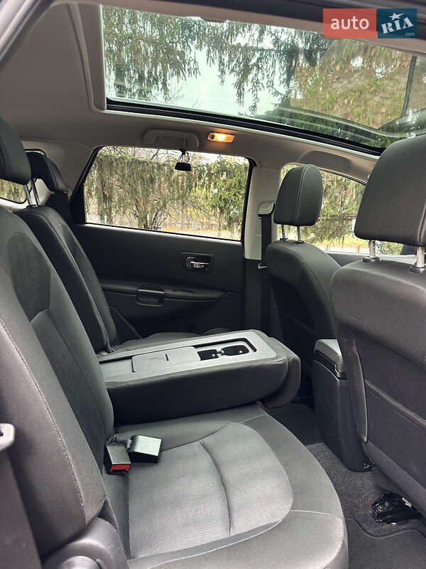 Позашляховик / Кросовер Nissan Qashqai+2 2011 в Києві