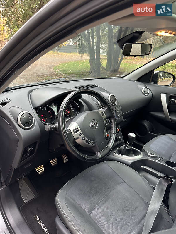 Позашляховик / Кросовер Nissan Qashqai+2 2011 в Києві