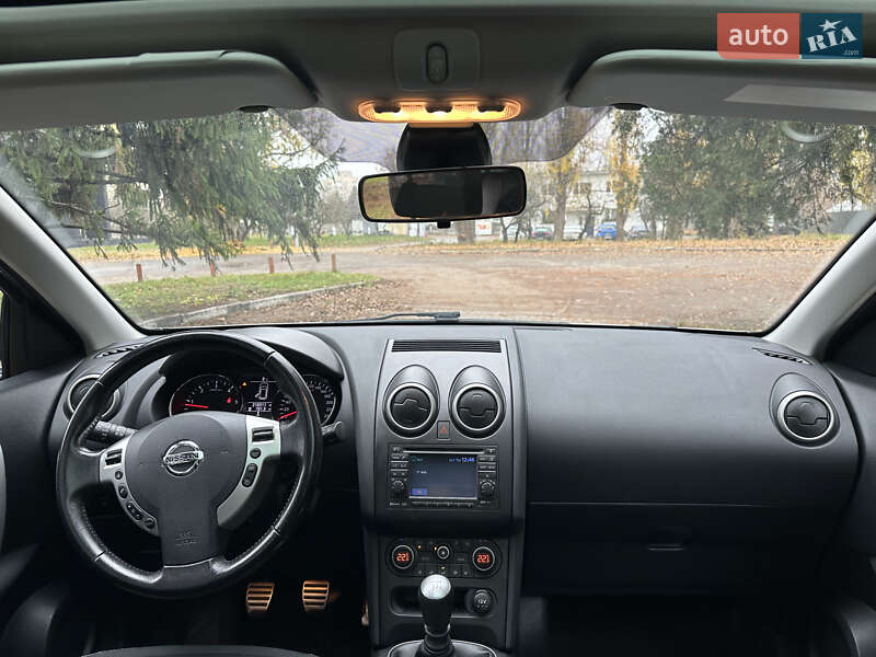 Позашляховик / Кросовер Nissan Qashqai+2 2011 в Києві