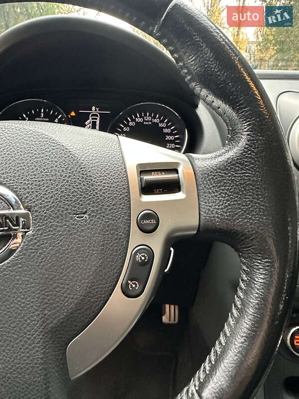 Позашляховик / Кросовер Nissan Qashqai+2 2011 в Києві