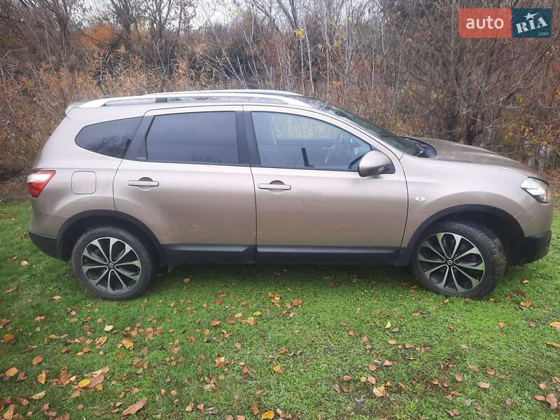 Внедорожник / Кроссовер Nissan Qashqai+2 2011 в Кропивницком