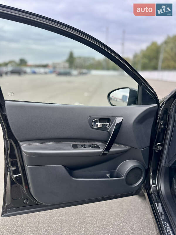 Внедорожник / Кроссовер Nissan Qashqai+2 2013 в Киеве