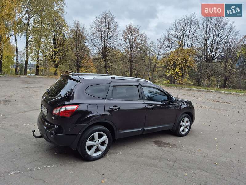 Внедорожник / Кроссовер Nissan Qashqai+2 2011 в Ровно