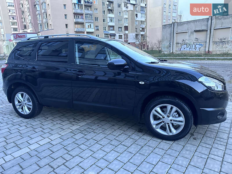 Внедорожник / Кроссовер Nissan Qashqai+2 2010 в Ивано-Франковске