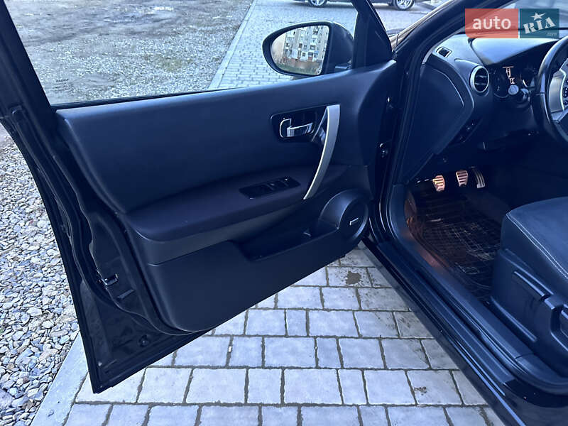 Внедорожник / Кроссовер Nissan Qashqai+2 2010 в Ивано-Франковске