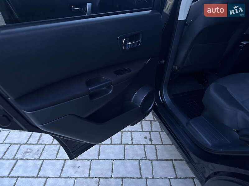 Внедорожник / Кроссовер Nissan Qashqai+2 2010 в Ивано-Франковске