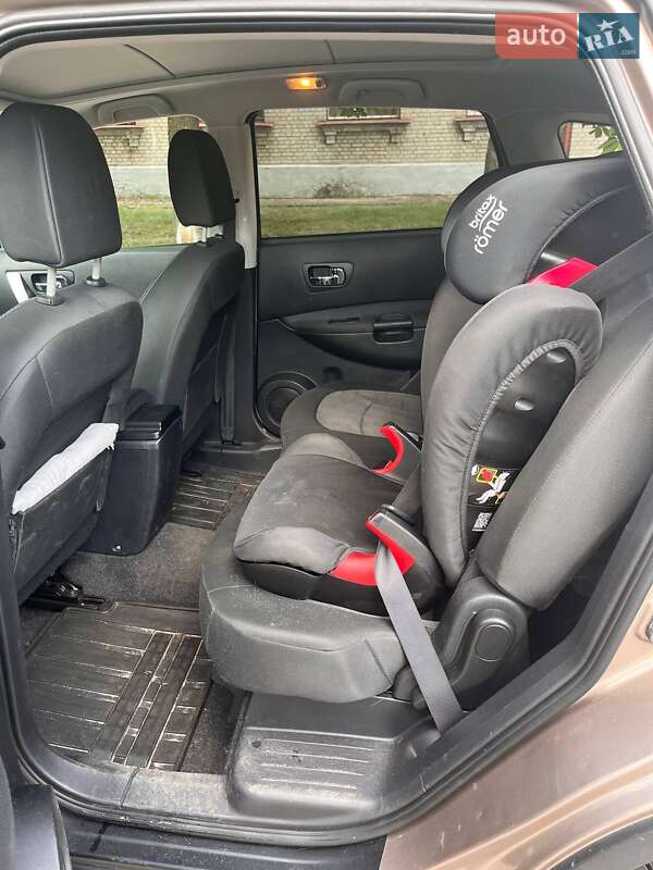 Внедорожник / Кроссовер Nissan Qashqai+2 2010 в Киеве