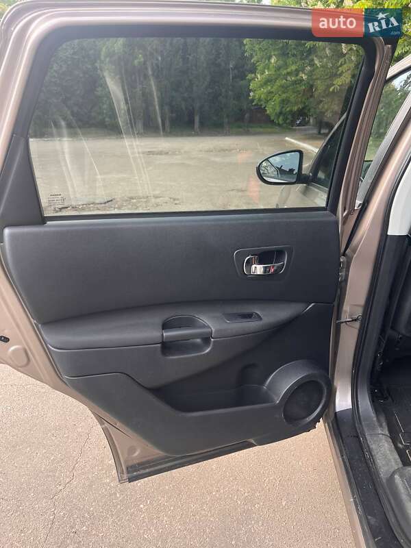 Внедорожник / Кроссовер Nissan Qashqai+2 2010 в Киеве