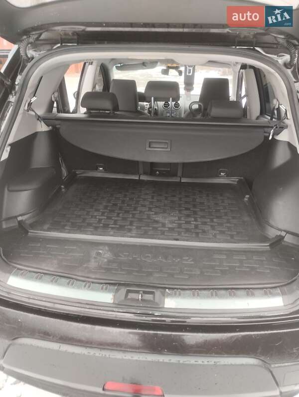 Внедорожник / Кроссовер Nissan Qashqai+2 2009 в Казатине