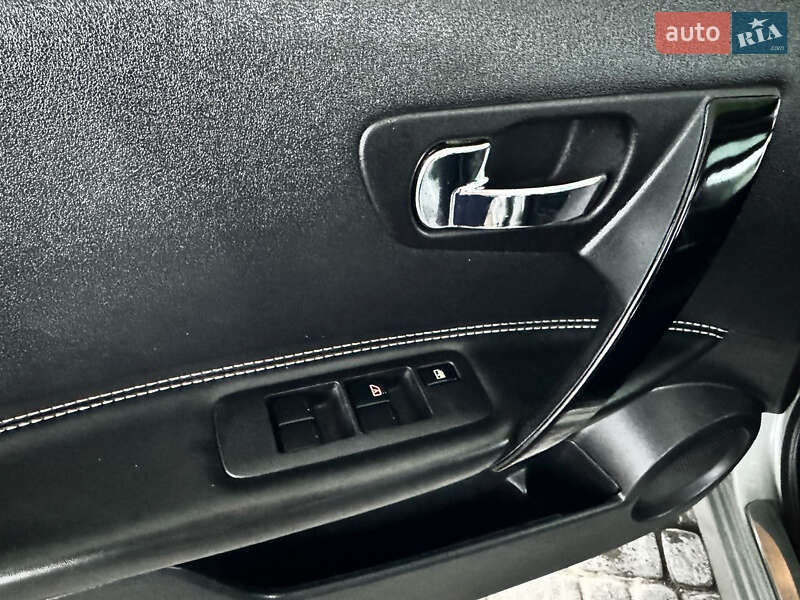 Позашляховик / Кросовер Nissan Qashqai+2 2013 в Стрию