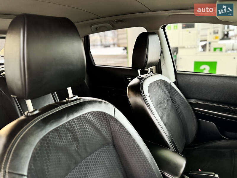 Позашляховик / Кросовер Nissan Qashqai+2 2013 в Стрию