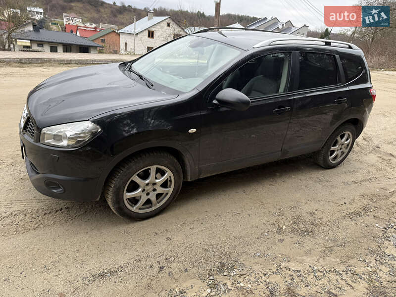 Позашляховик / Кросовер Nissan Qashqai+2 2010 в Миколаєві