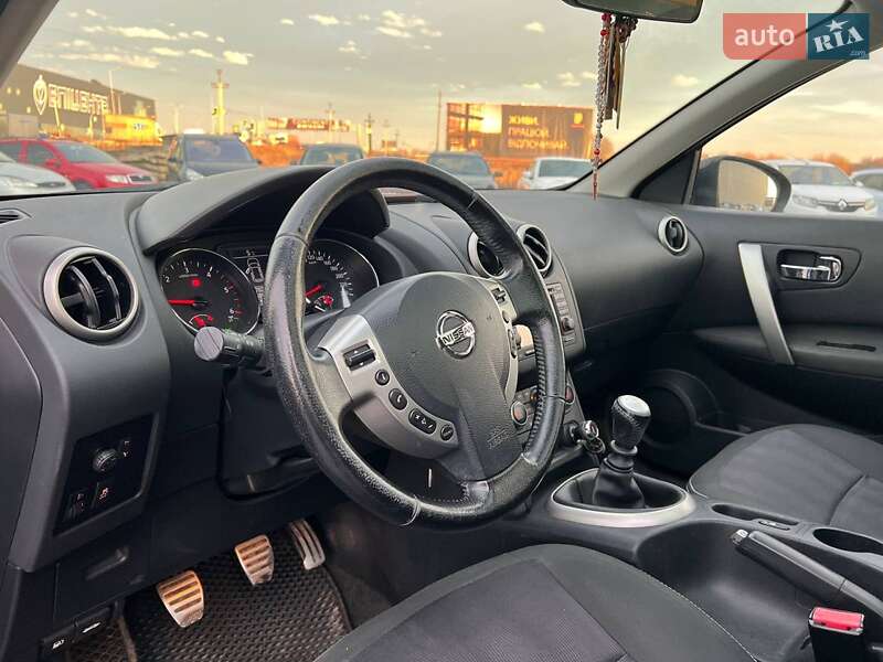 Позашляховик / Кросовер Nissan Qashqai+2 2012 в Львові