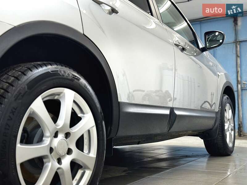 Позашляховик / Кросовер Nissan Qashqai+2 2010 в Стрию