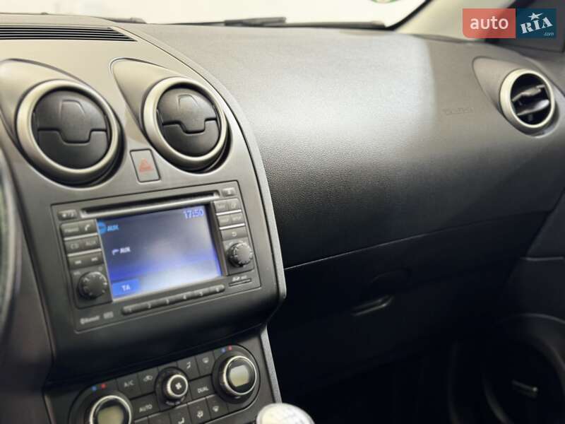 Позашляховик / Кросовер Nissan Qashqai+2 2010 в Стрию