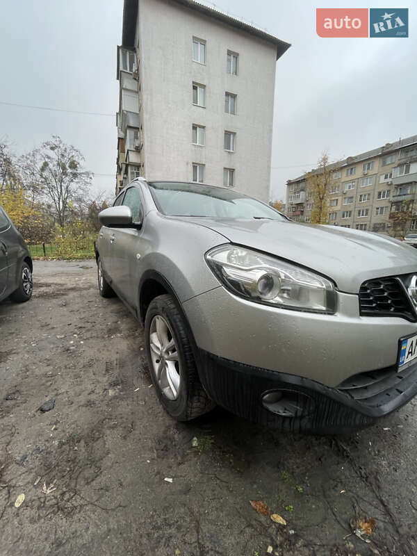 Позашляховик / Кросовер Nissan Qashqai+2 2010 в Києві