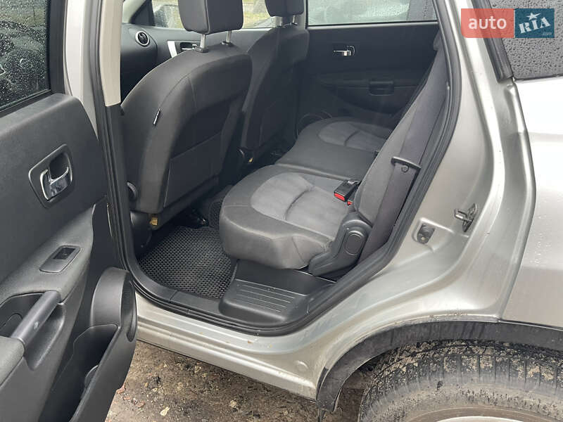 Позашляховик / Кросовер Nissan Qashqai+2 2010 в Києві