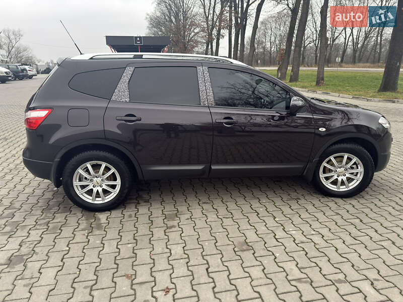 Позашляховик / Кросовер Nissan Qashqai+2 2012 в Чернівцях фото 13 Позашляховик / Кросовер Nissan Qashqai+2 2012 в Чернівцях