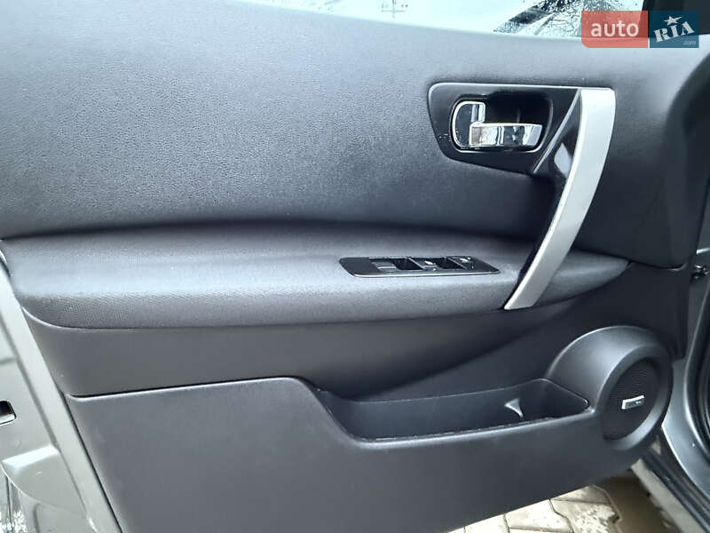 Позашляховик / Кросовер Nissan Qashqai+2 2010 в Млиніві фото 20 Позашляховик / Кросовер Nissan Qashqai+2 2010 в Млиніві